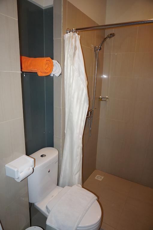 Ekon Hotel Yogyakarta Habitación foto